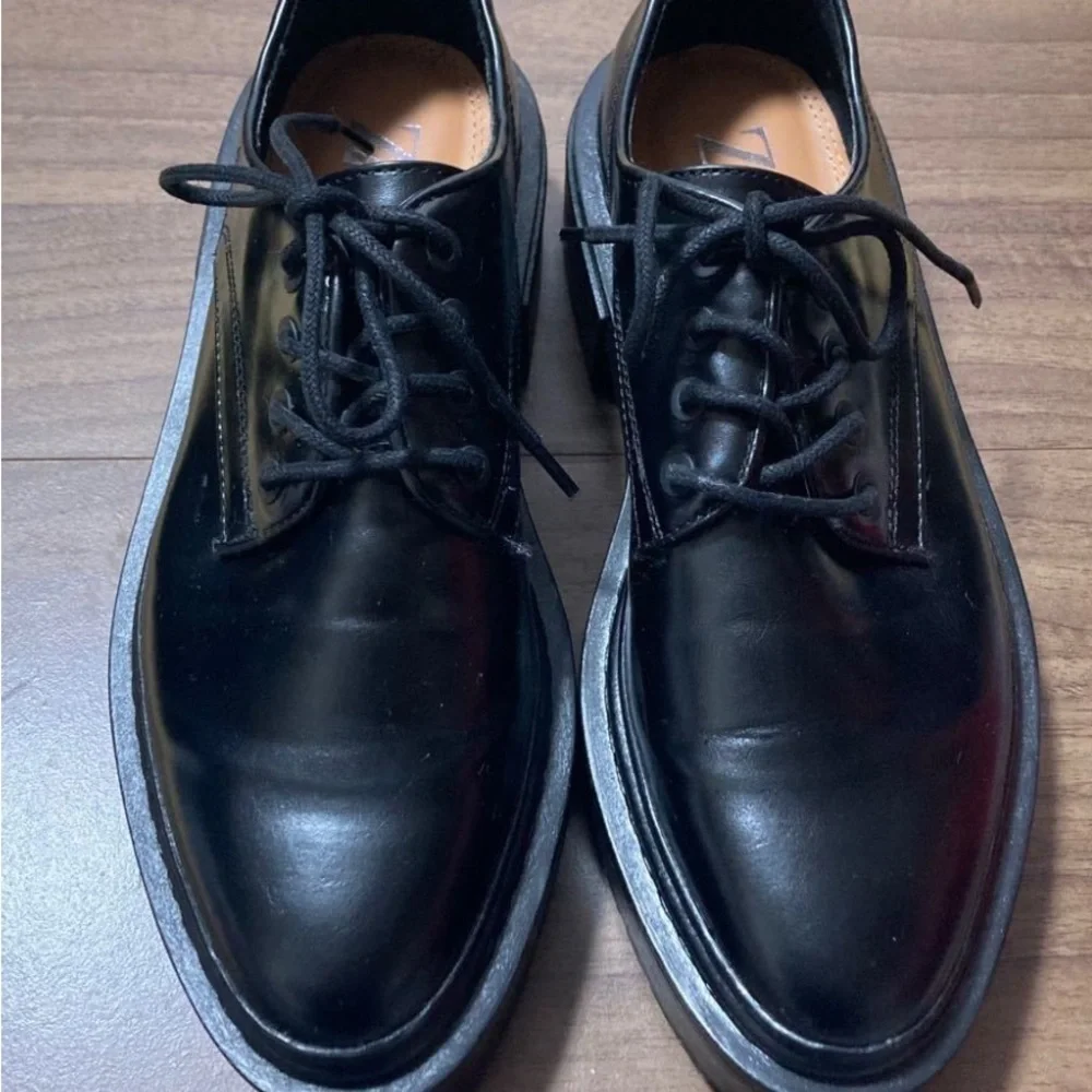 Zara sleek black